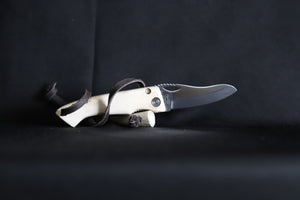 "White Knight" Folding Blade